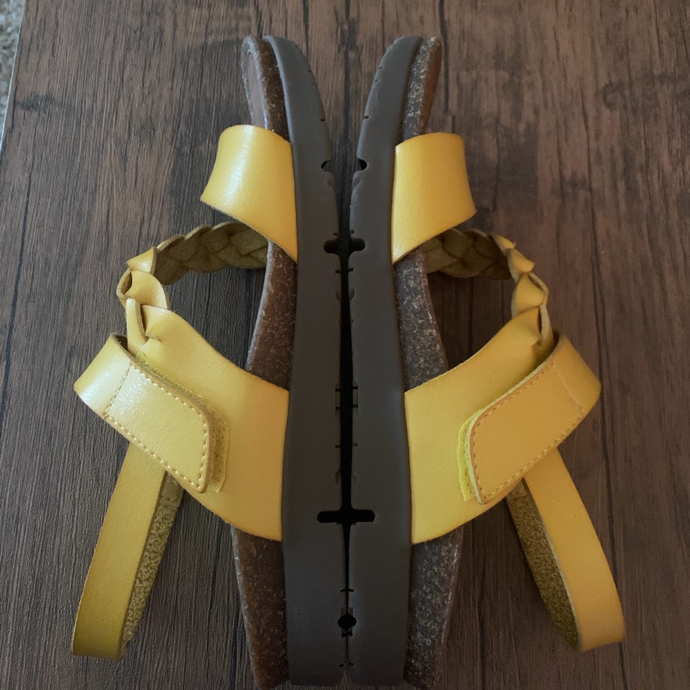 Women's Bartraps Sandals Size 7 Mellow Yellow Happy W/ Box - Picture 3 of 8